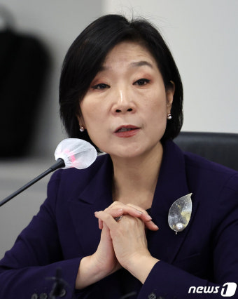 중소기업 정책간담회에서 인사말 하는 오영주 장관