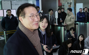 미소 짓는 박성재 법무부 장관 후보자