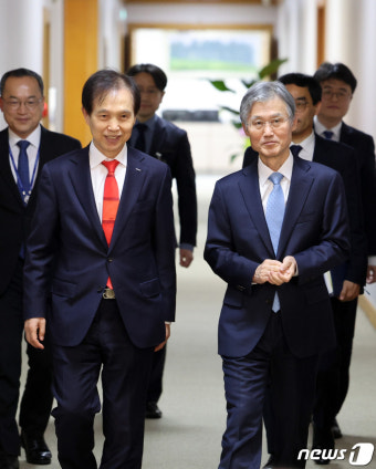 조희대 대법원장과 이광형 추천위원, 헌법재판소 후보 추천 위원회 참석 화제