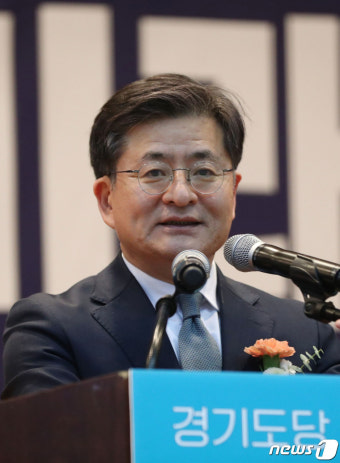 축사하는 박원석 미래연합 공동대표