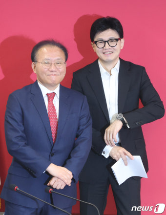 인재영입 환영식 참석하는 한동훈 비대위원장과 윤재옥 원내대표