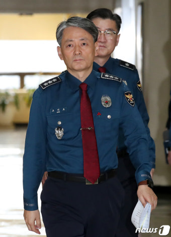 지휘부 회의 향하는 조지호 신임 서울경찰청장