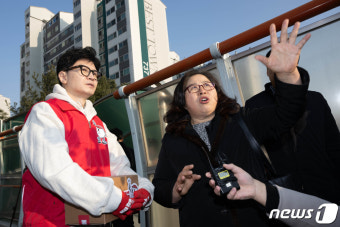 수원서 주민 애로사항 듣는 한동훈 비대위원장