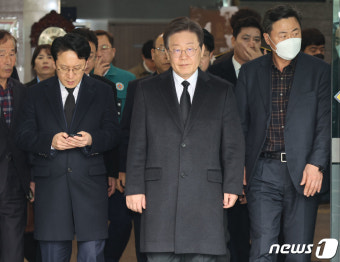 문경 화재 소방관 순직 조문 마친 이재명 대표