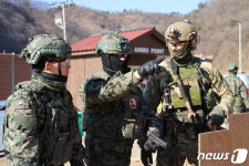 전투사격 훈련 하는 한미 특전대원