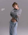 유이, 스웨터 올리고 복근 자랑…잘록한 허리 라인 [N샷]