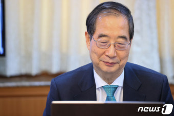 한덕수 총리, 설 연휴 백령도 전문의 영상 격려