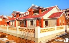 북한, 평안북도 삼광축산 살림집 입사모임 진행…애국헌신의 빛나는 결실