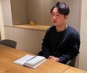 은행 ATM 감소, 편의점이 대체해야죠…금융서비스 강화나선 GS25