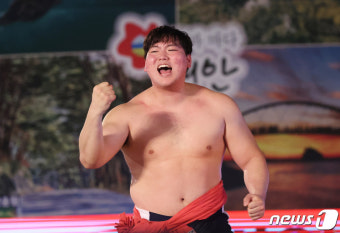 '최성민, 태안설날장사씨름대회 백두장사 등극'