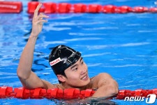 '막판 스퍼트로 뒤집기' 황선우, 세계수영선수권 자유형 200m 金
