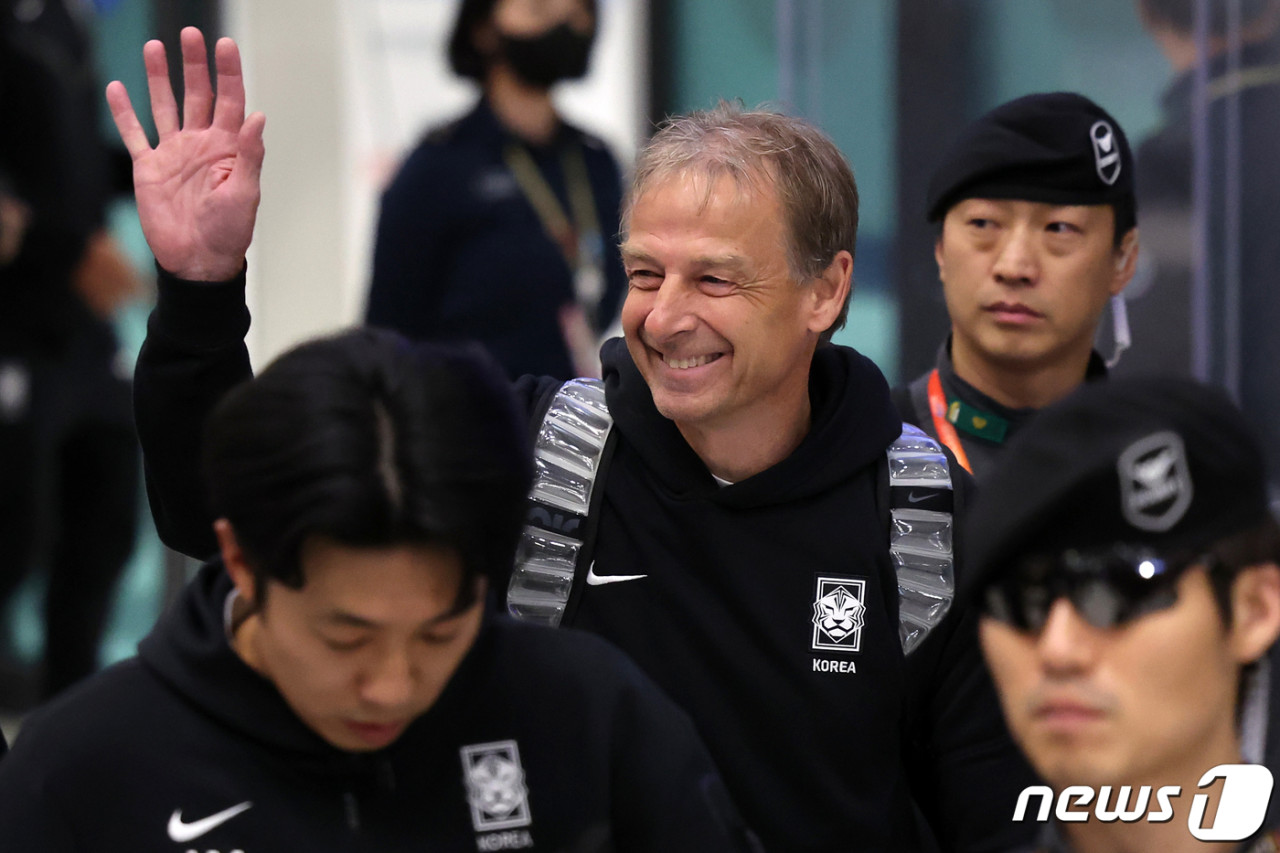 홍준표 전 대구시장, 미국 하와이 38일 체류 후 귀국... 국가 안정 위해 정치보복 피하고 국민통합 강조