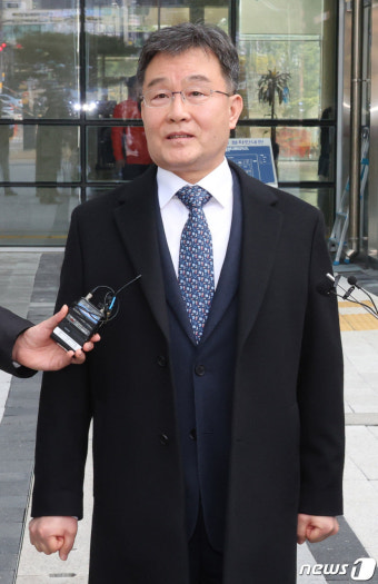 '성남도개공 조례 통과' 청탁 의혹 김만배 징역 2년6월