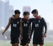 탁구 3인방 이강인·설영우·정우영, 요르단전 직전 경기장서 물병 놀이[영상]