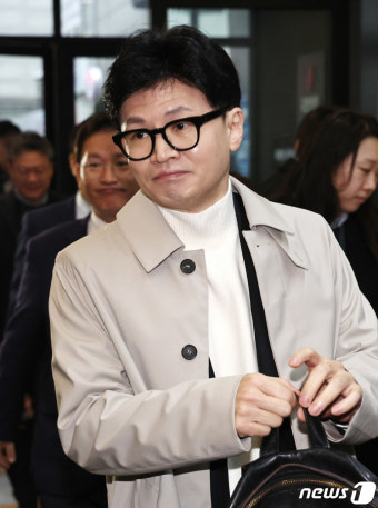 출근하는 한동훈 비대위원장