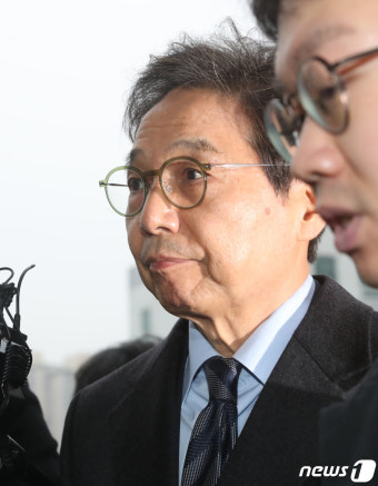 300억 임금체불 혐의 박영우 대유위니아 회장 영장실질심사 출석