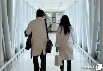 전국 전공의들, 끝내 ‘밖으로’