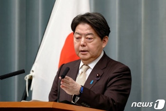 하야시 요시마사 관방장관, 기자회견