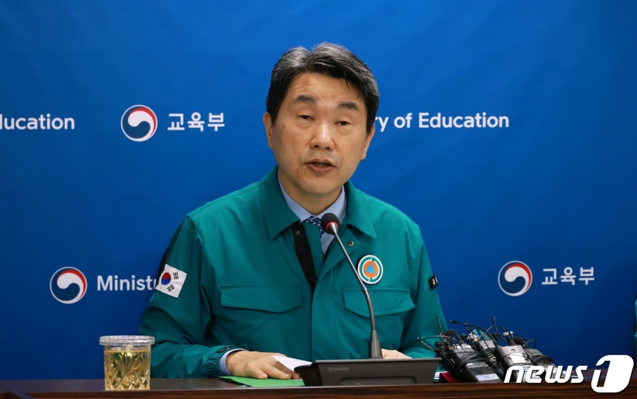 이주호 부총리, 의대생과 의학교육위원회 구성 약속…학생 목소리 반영