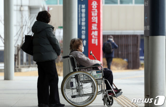 전공의 집단행동 첫 주말, 병원찾은 환자