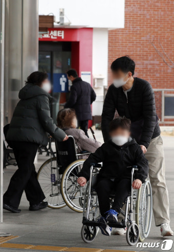 전공의 집단 현장 이탈  '첫 주말'