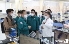 경기도의료원이천병원 응급실 둘러보는 이상민 장관