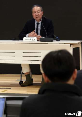 주수호 의협 홍보위원장, 정례 브리핑