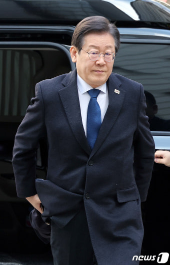 '위증교사 혐의' 공판 출석하는 이재명 대표