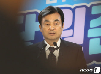 안규백 위원장, '기동민·홍영표 컷오프 결정'
