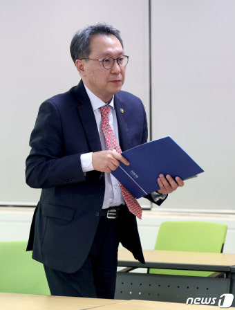 전공의와 대화 마친 박민수 보건복지부 2차관