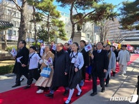 독립운동 성지 탑골공원 담장 헐렸다…AI 애국지사 독립 만세