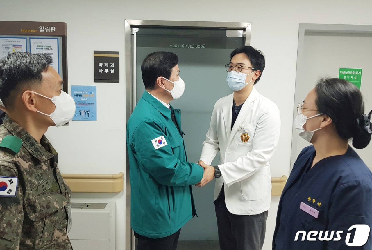 군 의관과 공중보건 의사 응급실 핀셋 배치 계획 발표, 응급 의료 서비스 안정화 노력
