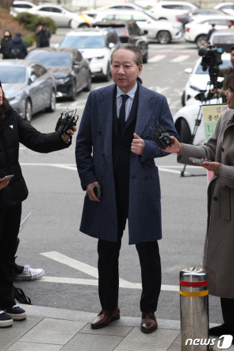 경찰 소환조사 출석하는 주수호 의협 언론홍보위원장