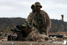해병대 저격수 저격 표적 포착