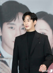 김수현, 용두리 왕자님의 눈부신 자태
