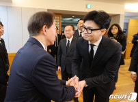 손명순 여사 빈소 찾은 한동훈 국민의힘 비대위원장