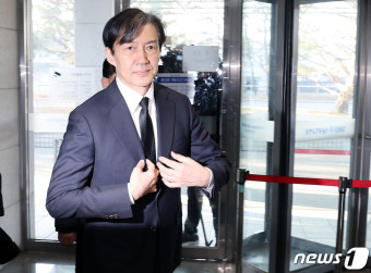 故 손명순 여사 빈소 향하는 조국