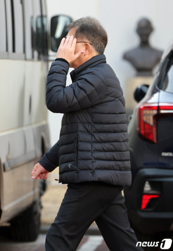 전의교협 비공개 긴급 총회 참석하는 교수