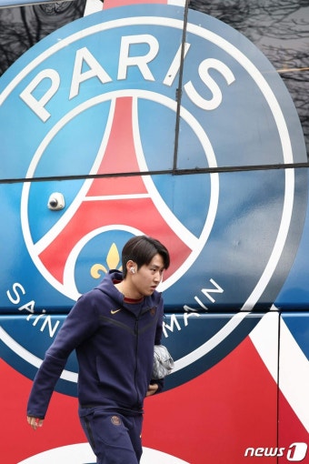 PSG 이강인, '한글 유니폼' 입고 랭스전 선발 출전