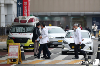 오늘부터 '군의관·공보의' 투입…의대 교수 '집단행동' 본격화