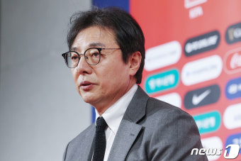 이강인 발탁 소식 알리는 황선홍 감독