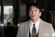 의협 직인 뿐 아니라 문서 자체가 위조