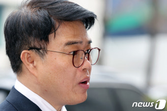 경찰조사 출석하는 임현택 회장