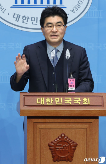 국회서 기자회견하는 방재승 서울의대 교수협 비대위원장