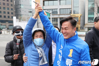 미소짓는 류삼영 후보