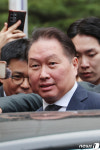 노소영 관장과 법정 대면 마친 최태원 SK그룹 회장