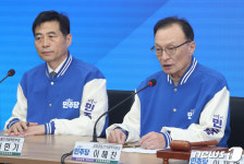 발언하는 이해찬 공동선대위원장
