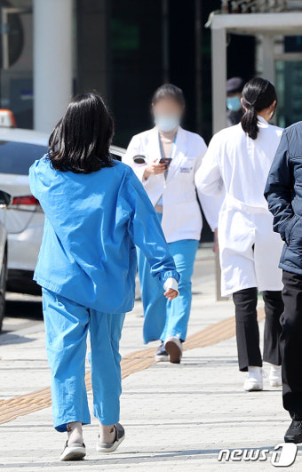 '전국 의대 교수 비대위' 구성, 15일까지 사직서 제출 결정