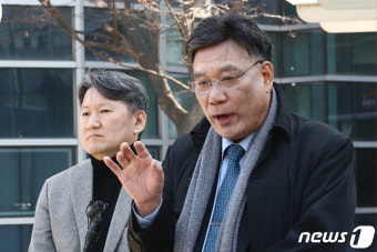 입장 밝히는 전의교협 법률대리인 이병철 변호사