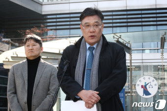 '의대 증원 취소' 소송 관련 발언하는 이병철 변호사